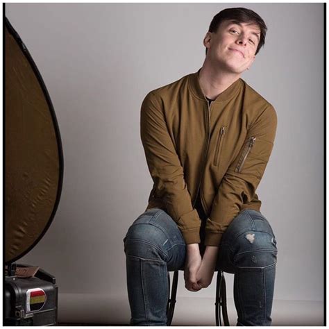 Anyone else think that Thomas is amazing and talented and beautiful ...