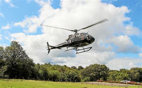 Hélicoptère bombardier d'eau Morane 29 : 125 largages cet été | Le ...