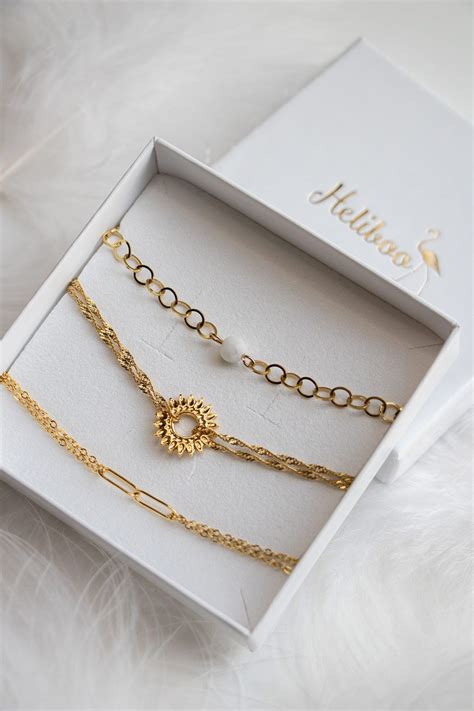 Coffret de bracelets dorés - Lumière - Heliboo, site de vente en ligne ...