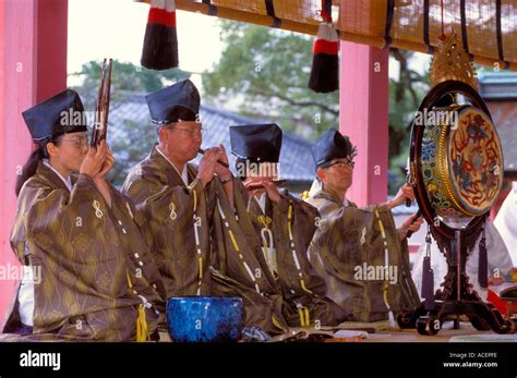 Japanese traditional music hi-res stock photography and images - Alamy