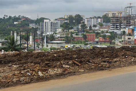 Opération de destruction de la « Maison hantée » à l’indenié (Adjamé ...