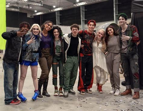 Le tournage de Zombies 4 : Dawn of the Vampires est terminé | Disneyphile