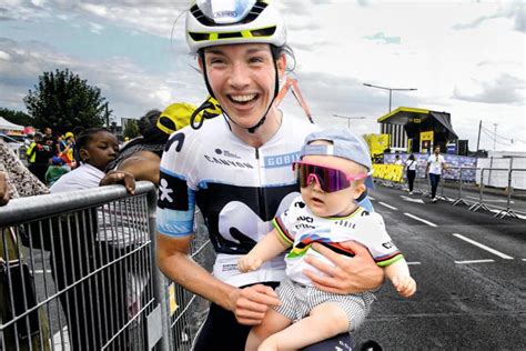 Aude Biannic, maman et cycliste professionnelle engagée sur le Tour de ...