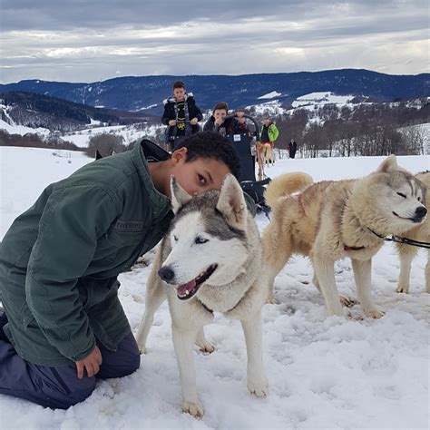 DJURINGA JUNIORS / SELECTOUR - Tout sauf les Valises