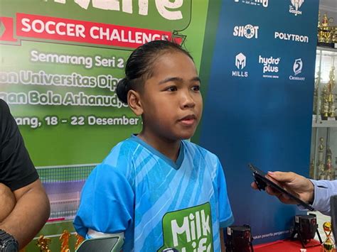 Karyana, Bocah Perempuan Torehkan 19 Gol di Milk Life Soccer