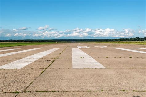 Airfield Images – Browse 899,467 Stock Photos, Vectors, and Video ...