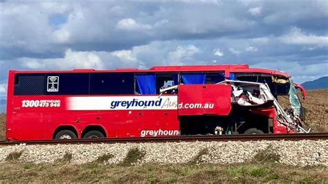 Three dead, more injured in horror Queensland bus crash | The Australian