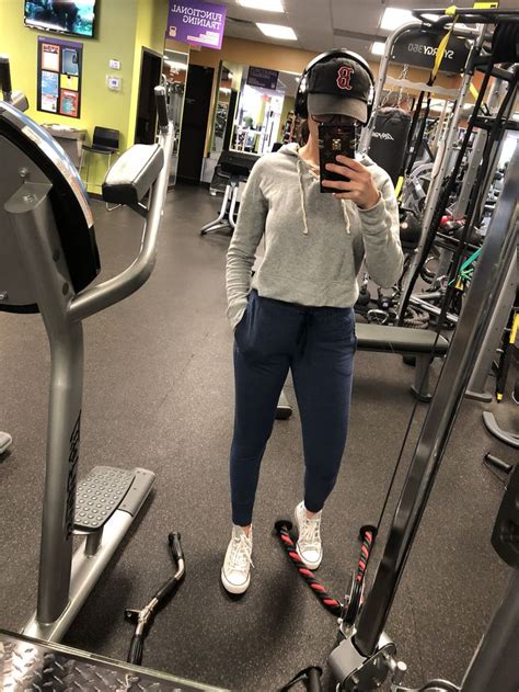 Gym clothes | Gym clothes women, Casual workout outfit, Gym outfit