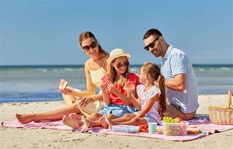 2,624 Happy Family Summer Beach Picnic Stock Photos - Free & Royalty ...