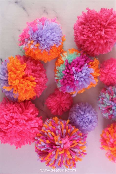 DIY Pom Poms {How to Make Pom Poms 4 Best Methods} | TREASURIE