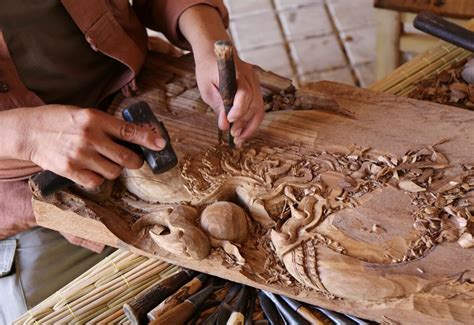 Atelier de Sculpture sur Bois à Taroudant : Voyage au Cœur de l ...