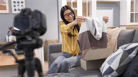 Why Use Unboxing Videos with Influencers? | SocialPubli Blog