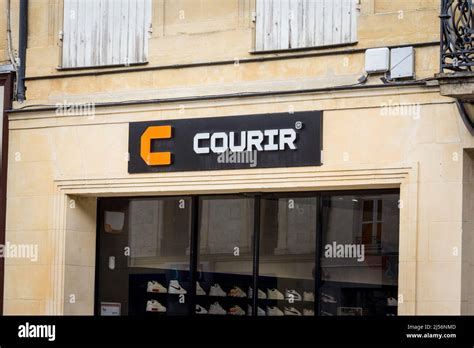 Magasin courir hi-res stock photography and images - Alamy