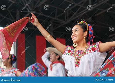 Folkloric dance editorial photo. Image of dancer, heritage - 30273971