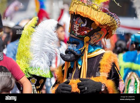Chinelos bailando en un carnaval de Mexico Stock Photo - Alamy