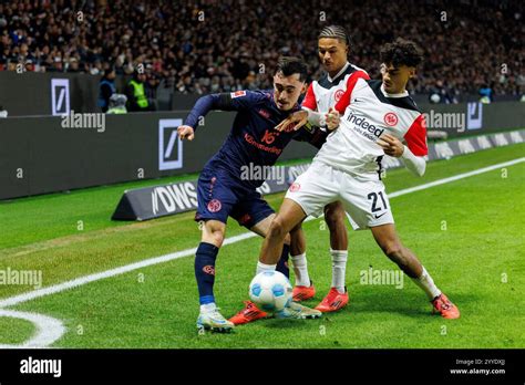 Frankfurt, Deutschland. 21st Dec, 2024. Paul Nebel (1. FSV Mainz 05 #8 ...