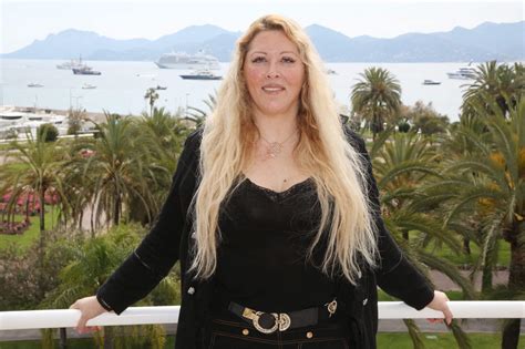 Loana et son interview choc à la télévision : le conseil d’Etat s’en mêle et prend une décision radicale