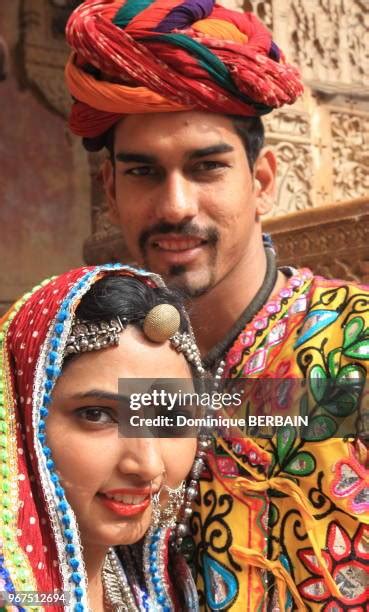 36 Couple Indien Stock Photos, High-Res Pictures, and Images - Getty Images