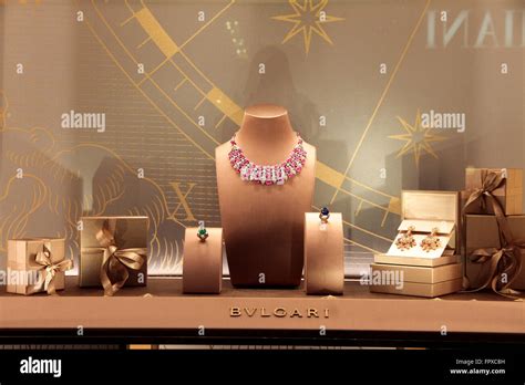 Bijoux italiens Banque de photographies et d’images à haute résolution ...