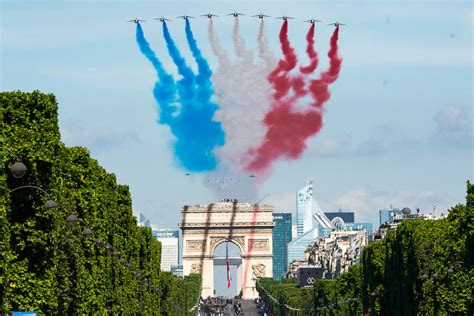 Bastille Day in Paris 2019 - Fireworks, Parade, More - Paris Discovery ...
