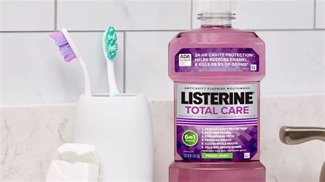 A Simple Guide for How to Use Mouthwash | LISTERINE®