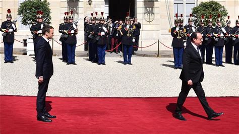 France : Macron, dans le costume du président