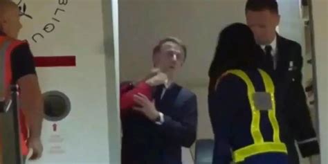 La gifle de Brigitte à Emmanuel Macron fait le tour du monde (VIDEO ...