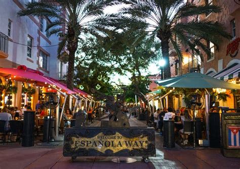 Española Way, an Easy Stroll From Art Basel Miami Beach - The New York ...