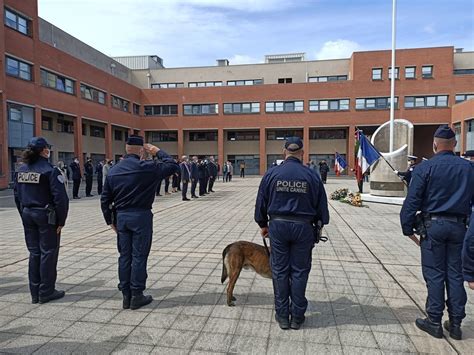 L'IMAGE. Les policiers de Toulouse rendent hommage à leurs collègues ...