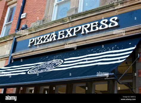 Pizza express restaurant outside hi-res stock photography and images ...