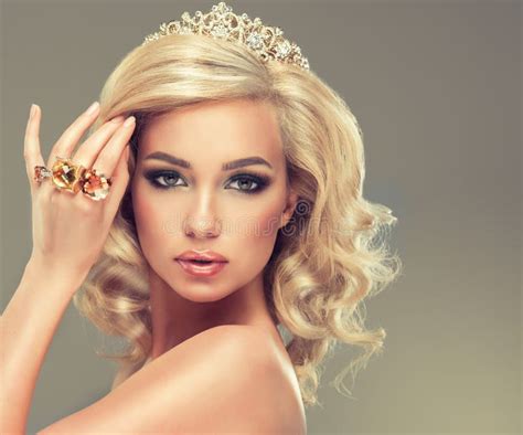 17,385 Beautiful Big Blonde Girl Photos - Free & Royalty-Free Stock ...