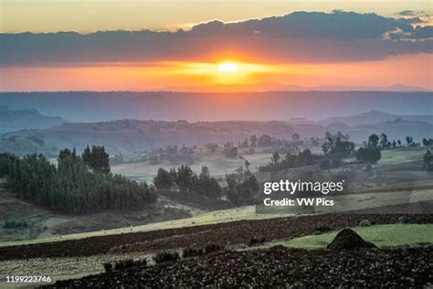 6,924 Ethiopian Countryside Stock Photos, High-Res Pictures, and Images ...