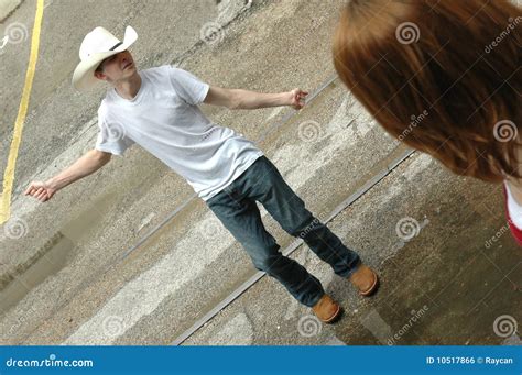 Danse dans la rue photo stock. Image du jeans, drôle - 10517866