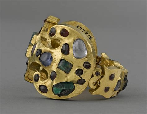 bracelet | Bijoux romains, Bijoux victoriens, Bijoux inspirés