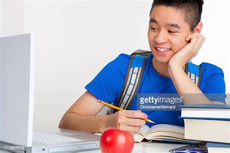 Laptop Books Apple Photos and Premium High Res Pictures - Getty Images
