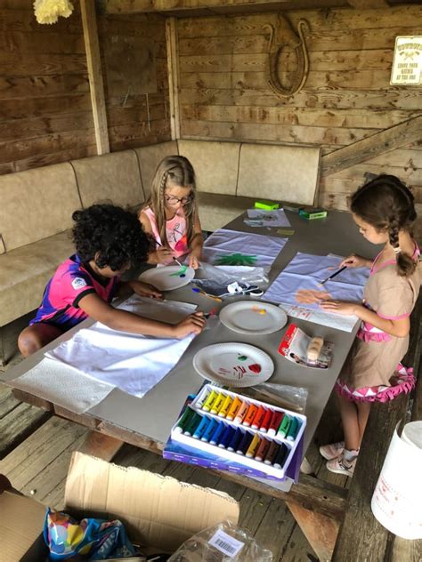 DJURINGA JUNIORS - Vacances des enfants (colonies…) - Oullins (69600)