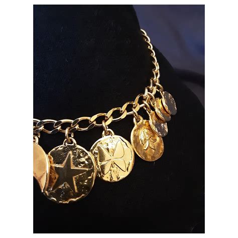 Yves Saint Laurent. Collier YSL. Plaqué or Bijouterie dorée ref.276593 ...