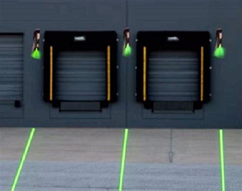 Warehouse Safety Workshop Red Green Overhead Crane Safety Zone Light ...