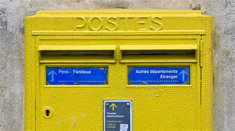 Lettres et colis de la Poste : tarifs 2025, poids et délais