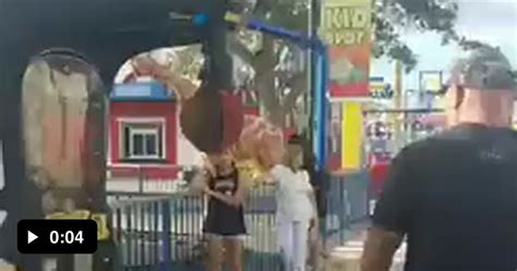 Hitting boxing punch machine full force - 9GAG