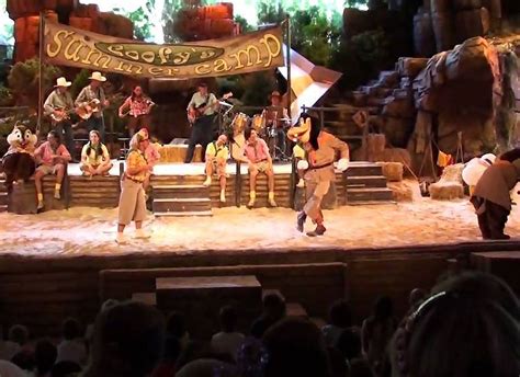 Frontierland Theater - Disneyland Paris