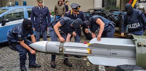 Arsenal de guerre en Italie – «C'est une affaire incroyable, très grave ...