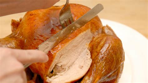 Video: How to carve a Thanksgiving turkey