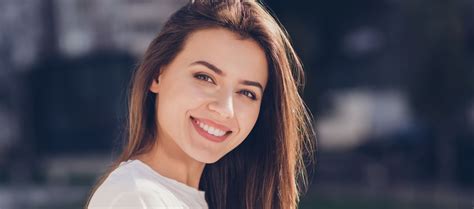 Live Dating: A Comprehensive Guide to Finding Love Online - SofiaDate.com