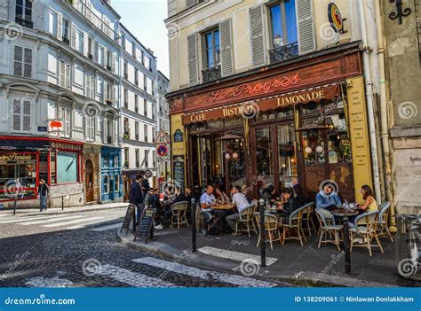Parisians Enjoying Summer Day Drinks Editorial Photo - Image of ...