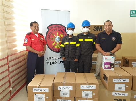 Bomberos Guayaquil dona equipamiento a sus homólogos - Benemérito ...