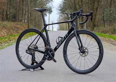Giant TCR Advanced Pro 1 Di2 2025 - S-TEC sports