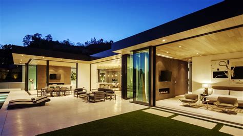Warm Comfortable Modern Contemporary Luxury Residence in Los Angeles, CA, USA (by McClean Design)