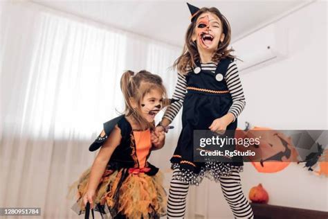 Kids In Halloween Costumes Photos and Premium High Res Pictures - Getty ...