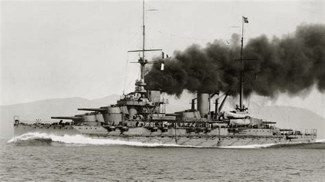 French battleship Provence at speed in 1915.[3454 × 1942] : r/WarshipPorn